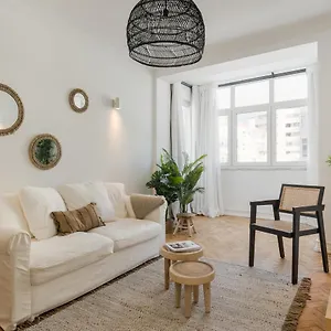 Casa Boma - Shining & Spacious With Balcony - Alvalade I Apartamento Lisboa